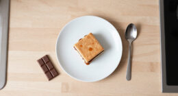 No Campfire Required: The 3-Minute Oven Trick For The Gooiest S'mores Treat