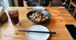 首爾排隊燒肉「囕盈豚」大巨蛋全台首店9/12開幕！菜單價格一次看 - Harper's BAZAAR